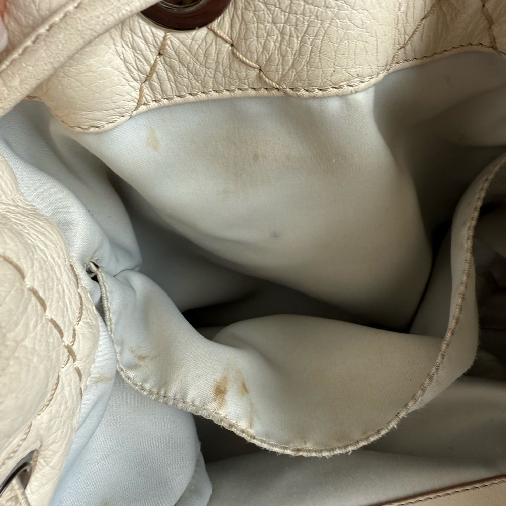 Chanel Quilted Ivory drawstring bag
On The Road Bucket Bag - Picture 10 of 14
